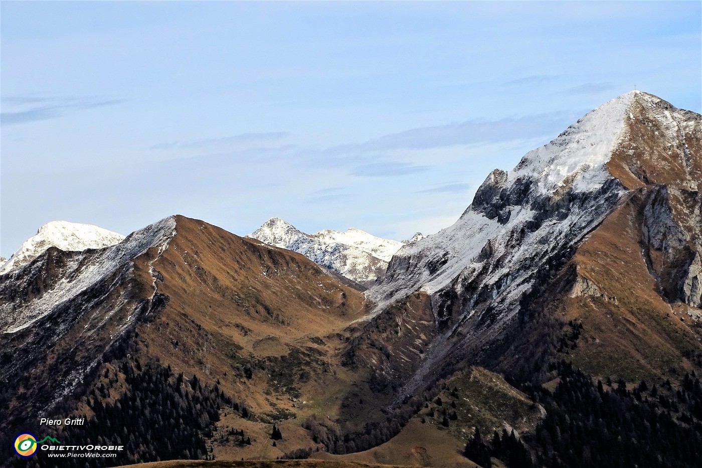 53 Ed uno zoom sul Monte Cavallo  e Val Terzera.JPG